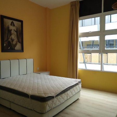 Xenia Homestay Kuching Buitenkant foto